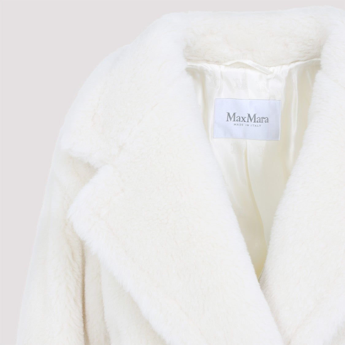 Max Mara Plush Textured White Coat With Classic Lapel