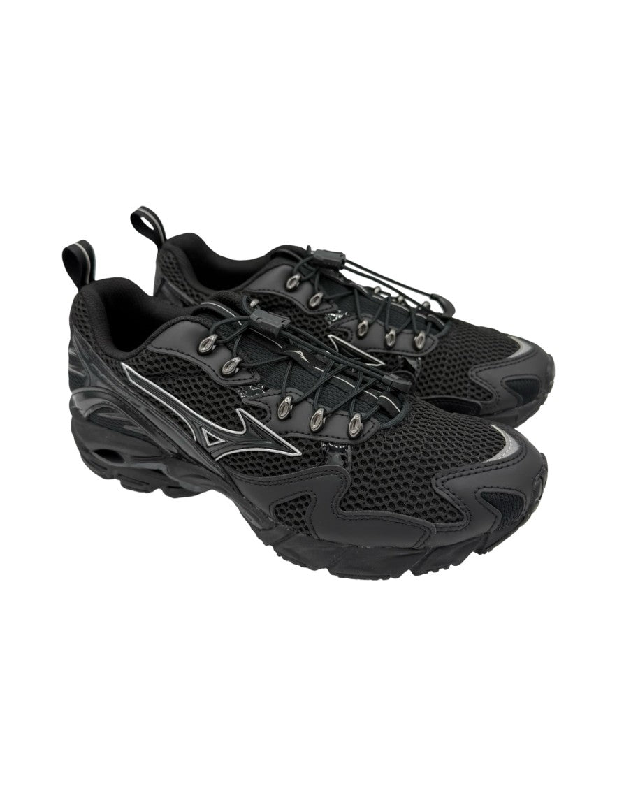 Mizuno Streamlined Athletic Sneakers With Breathable Mesh And Supportive Design