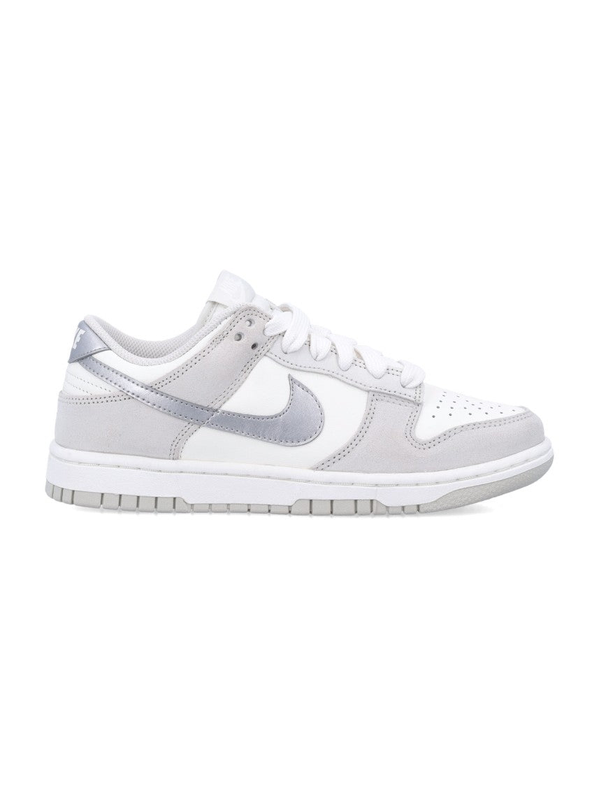 Nike Dunk Low Sneakers