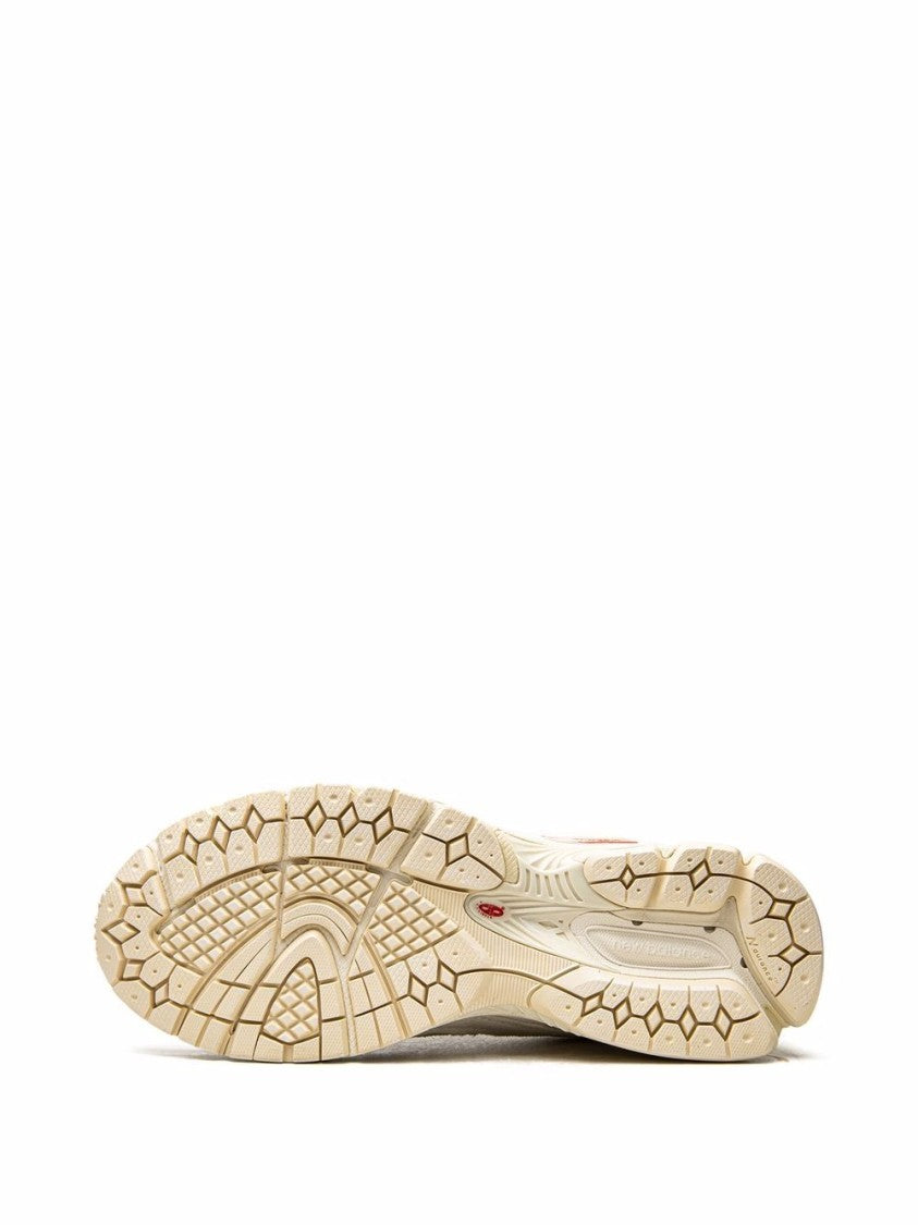 New Balance Versatile Off-White Leather Sneakers With Sole