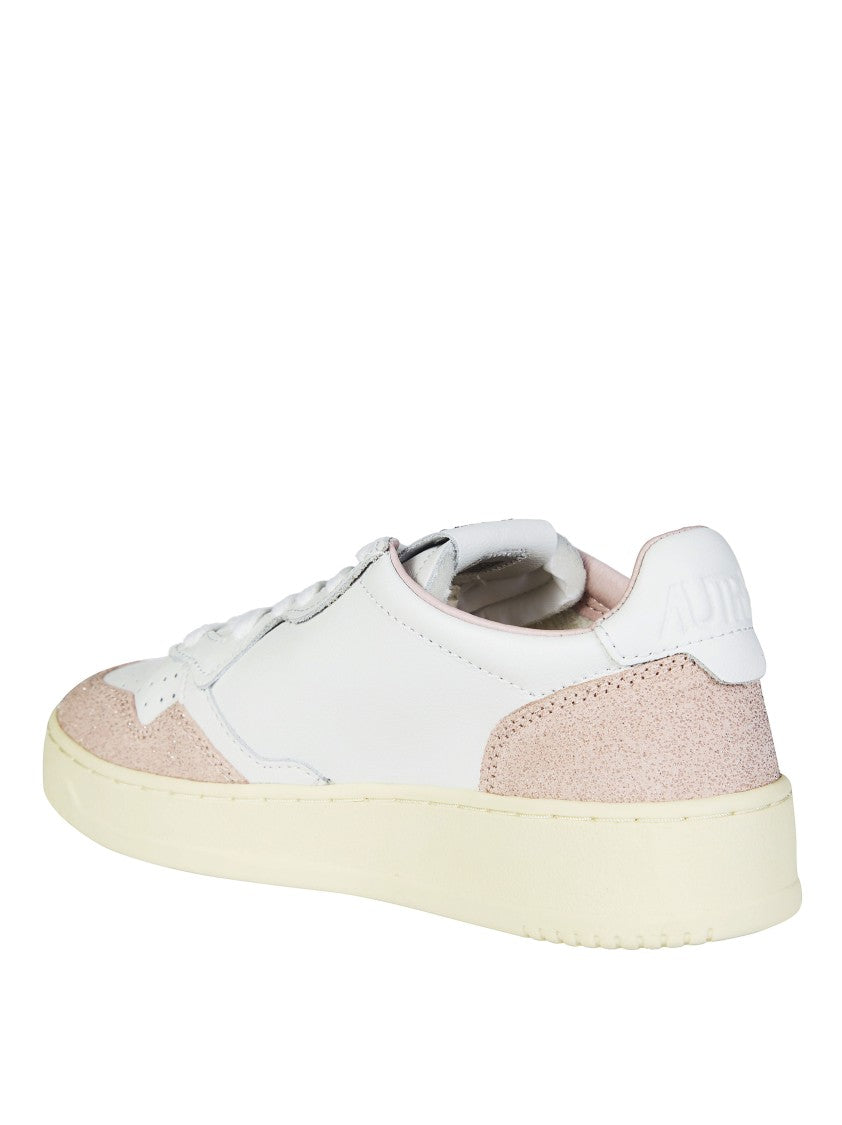 Autry White Medalist Low Pk06 Sneakers