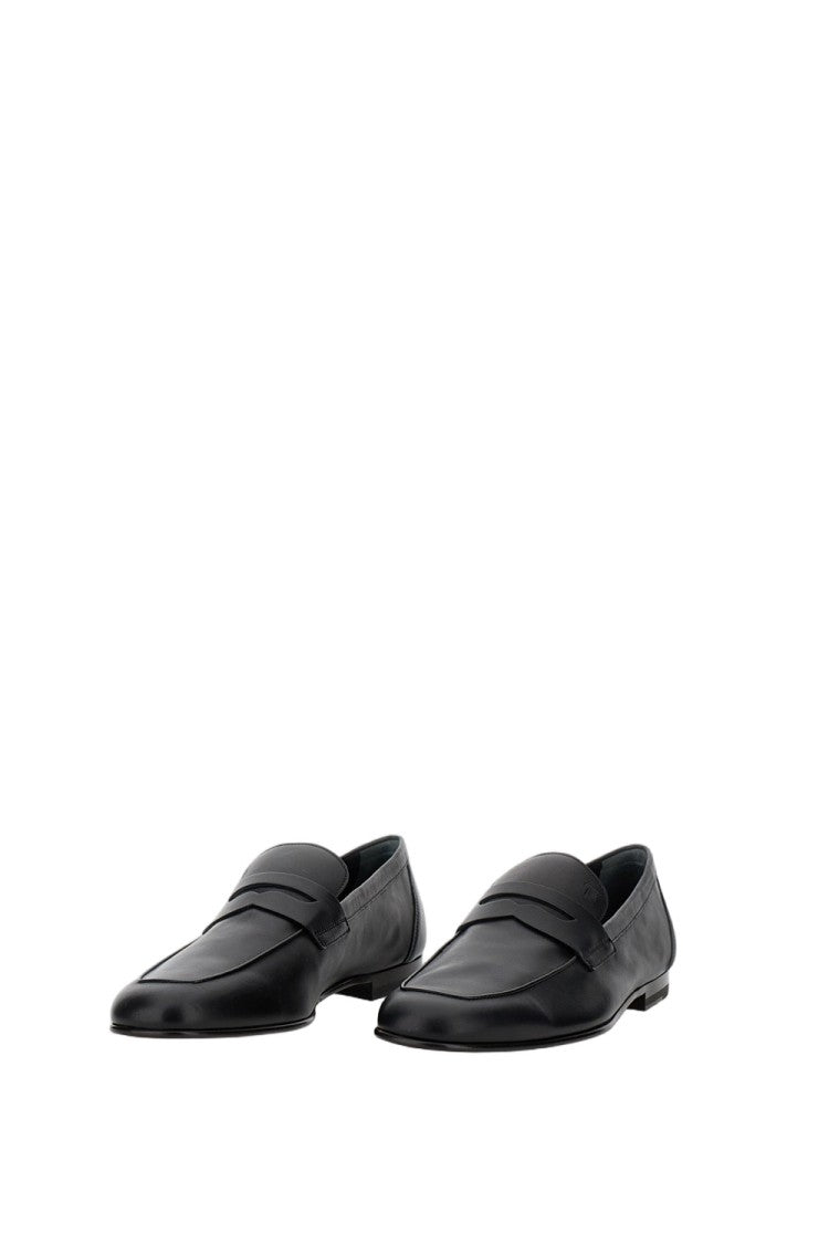 Tod's Classic Leather Moccasin With Subtle Monogram Detail