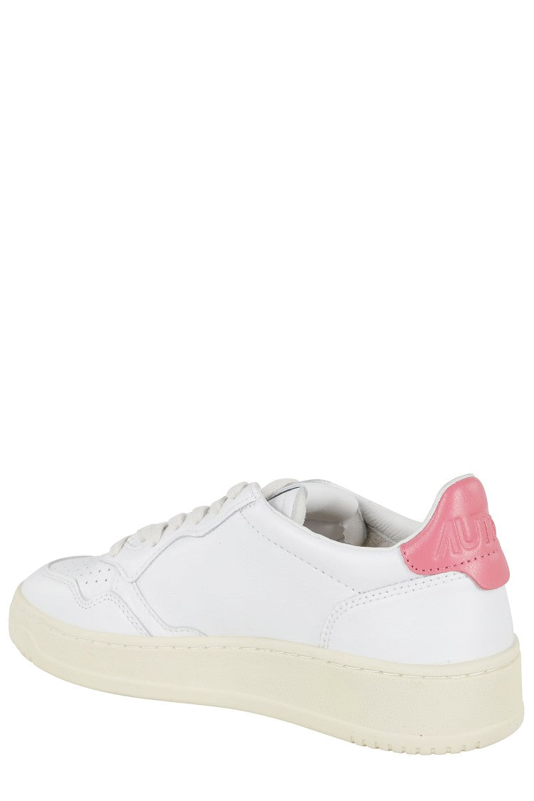 Autry Medalist Low Round Toe Leather Sneakers