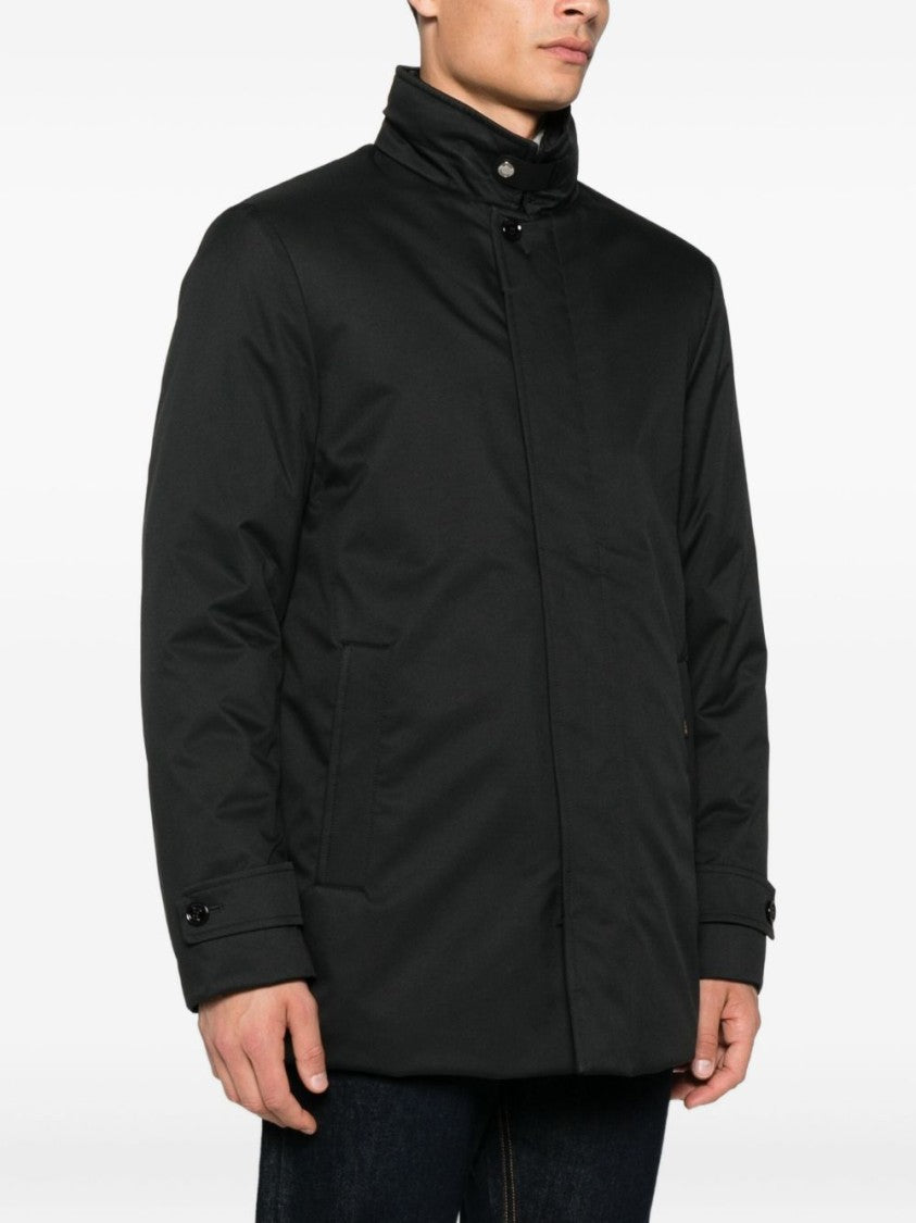 Moorer Tailored Black Coat With Concealed Closure