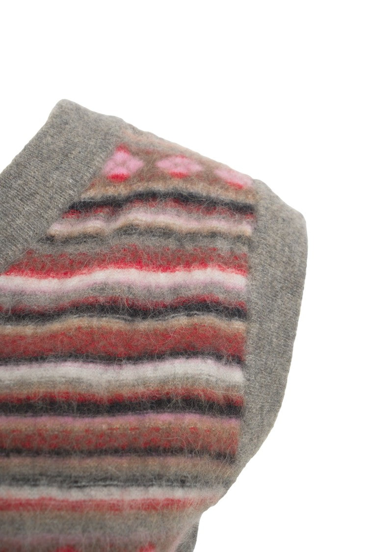 Solotre Knitted Gilet With Captivating Pattern And Fit