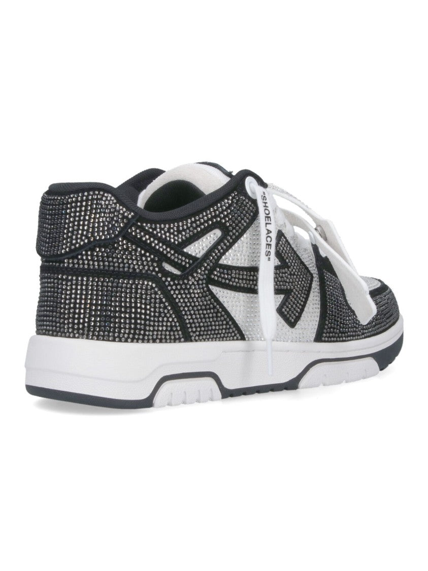 Off-White Low-Top Black Sneakers With Modern Design