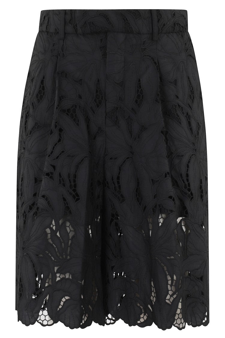 Isabelle Blanche Bermuda Shorts With Floral Patterns