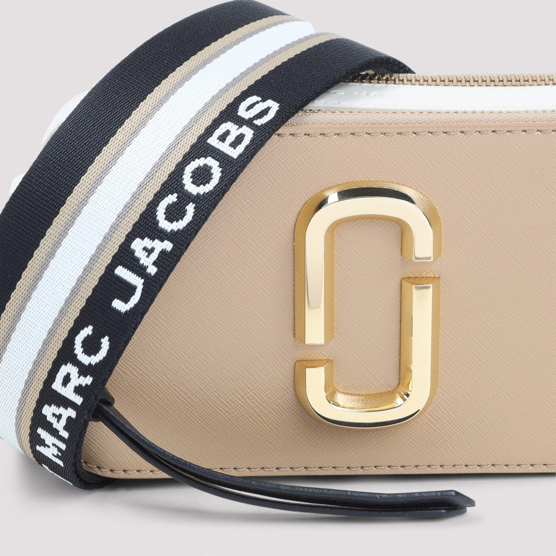 Marc Jacobs The Snapshort Shoulder Bag In Camel Leather