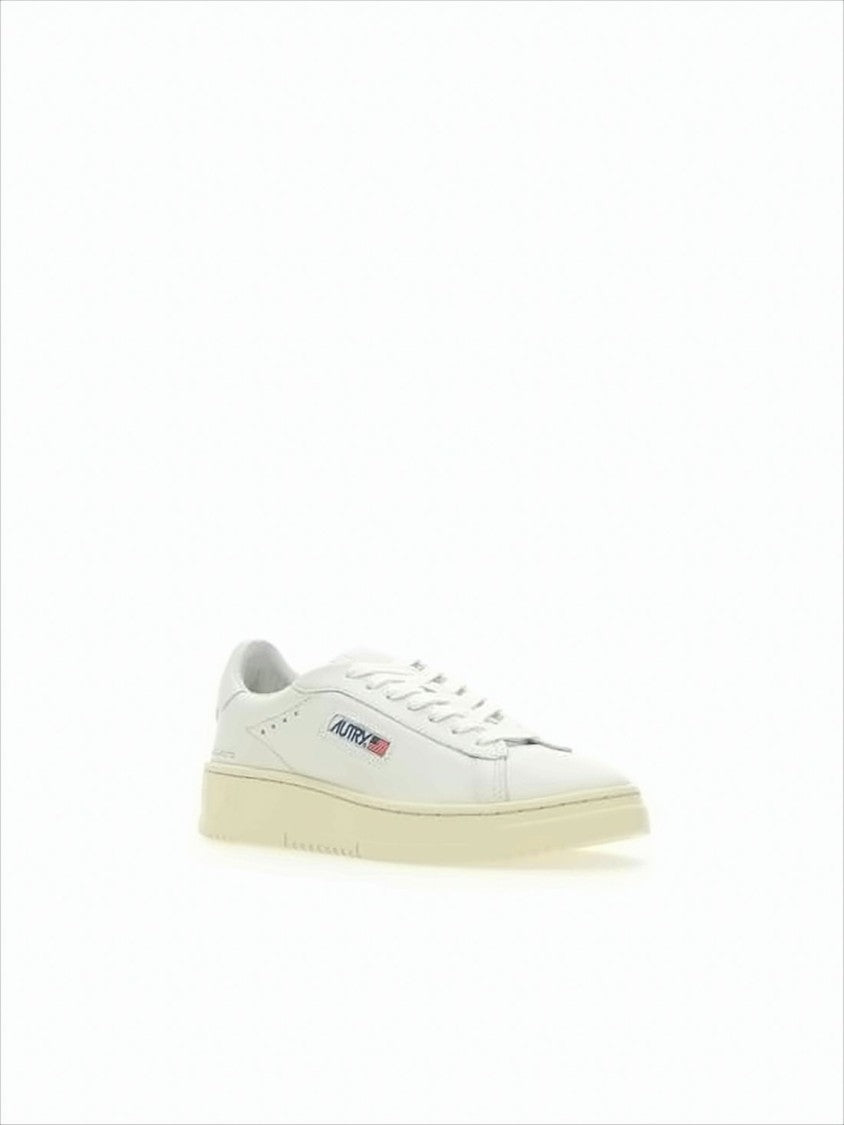 Autry Minimalist Low-Top Sneakers With Subtle Branding