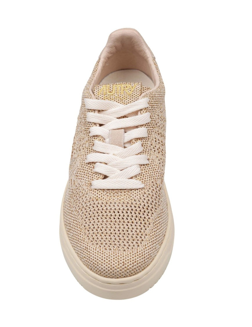 Autry Easeknit Low Knit Sneakers In Sand And Gold