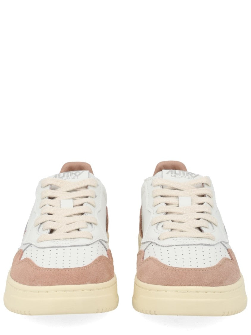 Autry Medalist Low Perforated Toe Sneakers