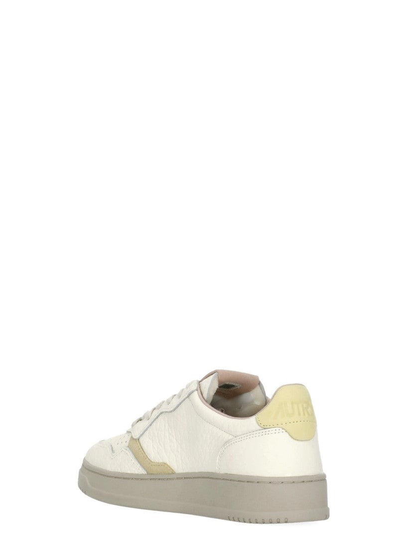 Autry Ivory Medalist Low Leather Sneakers