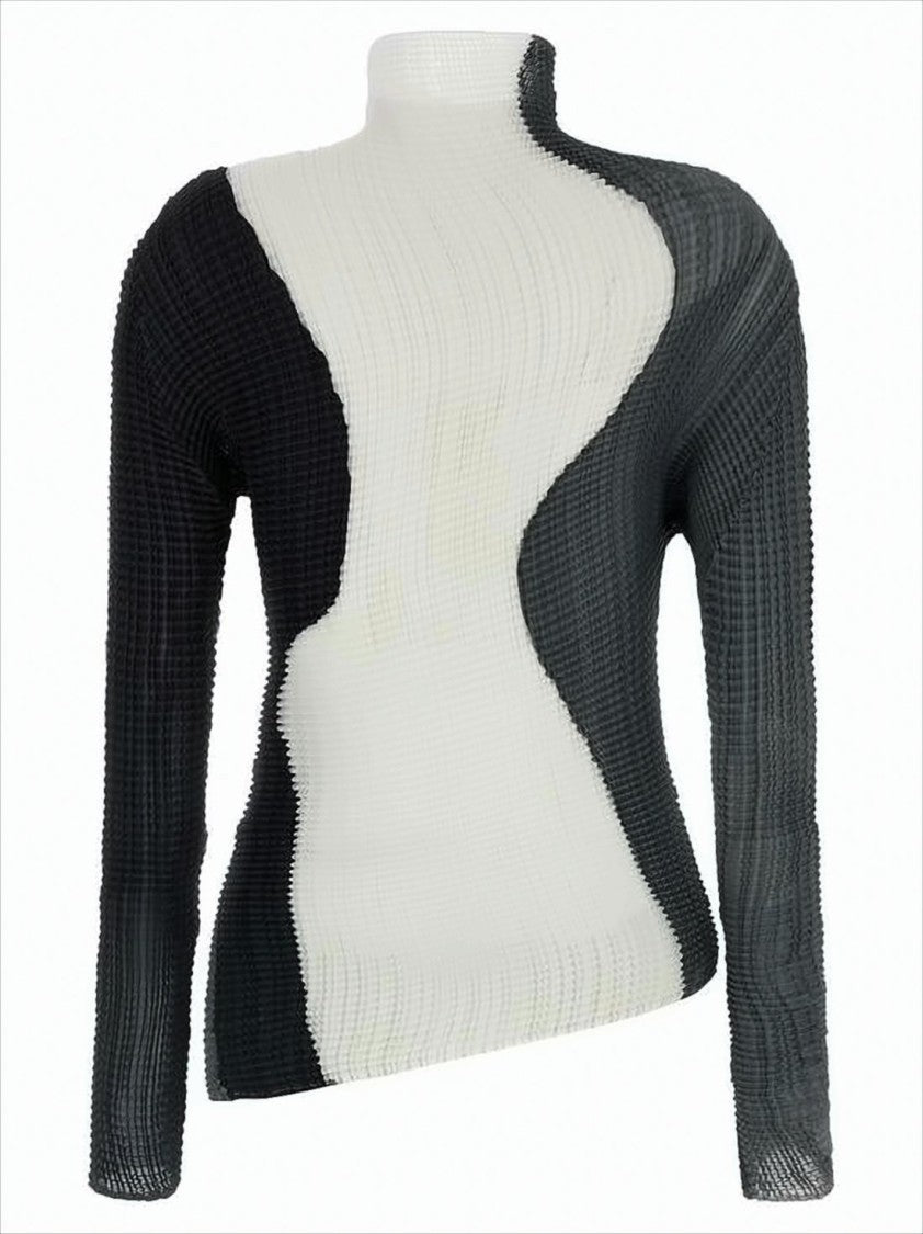Issey Miyake Fitted Long-Sleeve Top With Color-Block Design