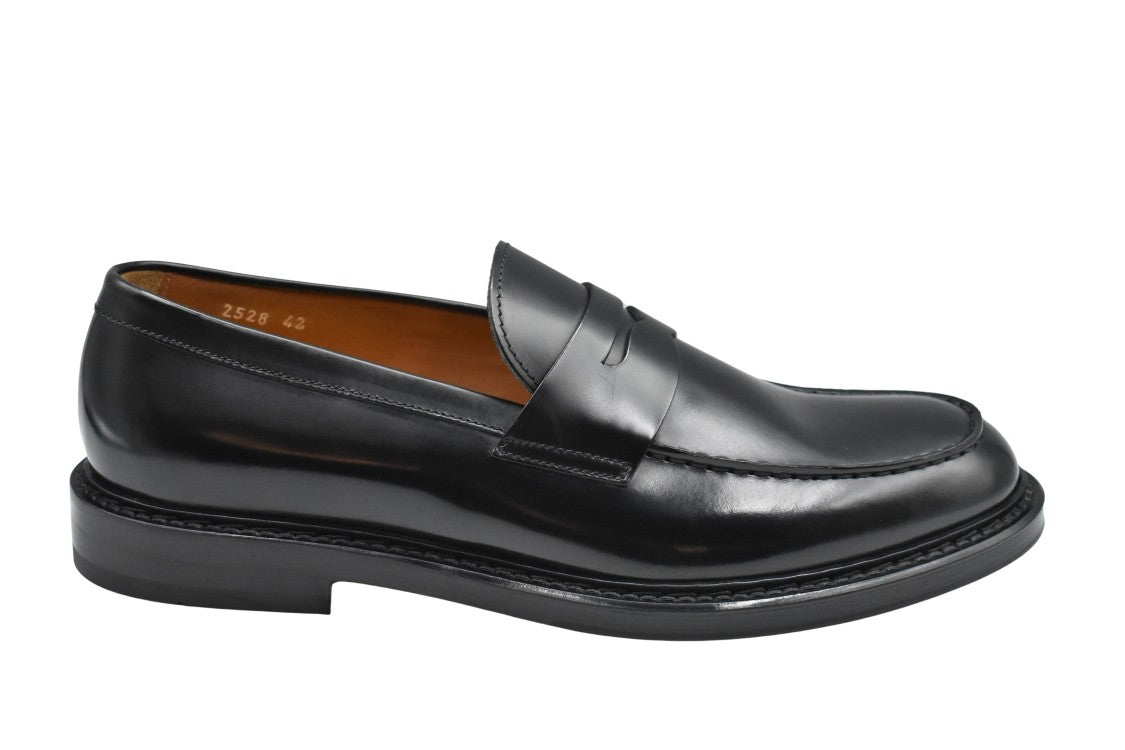Doucal's Low Black Leather Lace-Up Shoes
