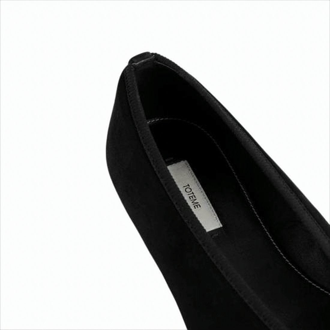 Totême Minimalist Black Leather Flat Shoes With Pointed Toe