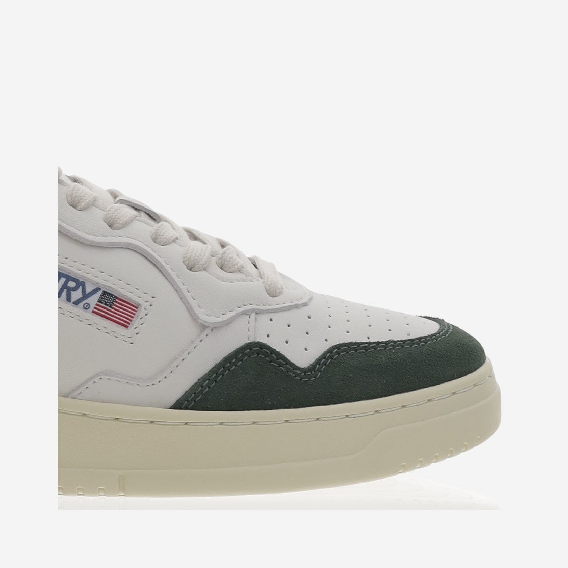 Autry Low Medalist Leather Sneakers