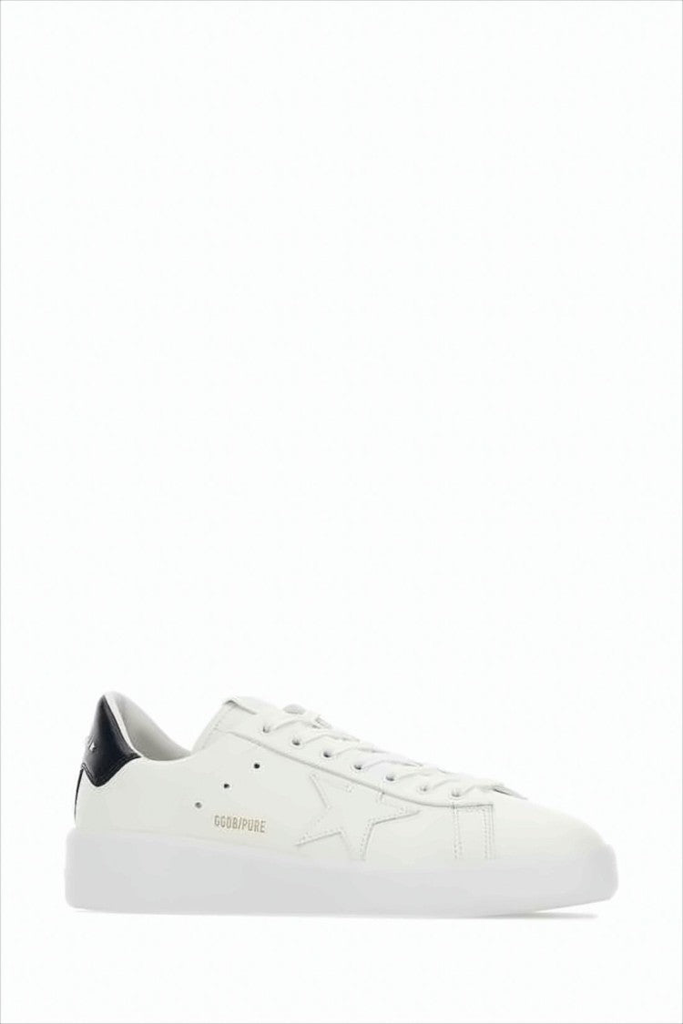 Golden Goose Smooth Leather Low-Top Sneakers With Distinctive Star Detail