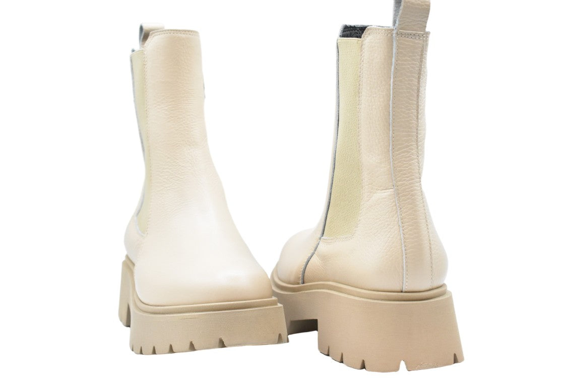 Janet & Janet Lace-Up Camel Leather Flat Shoes