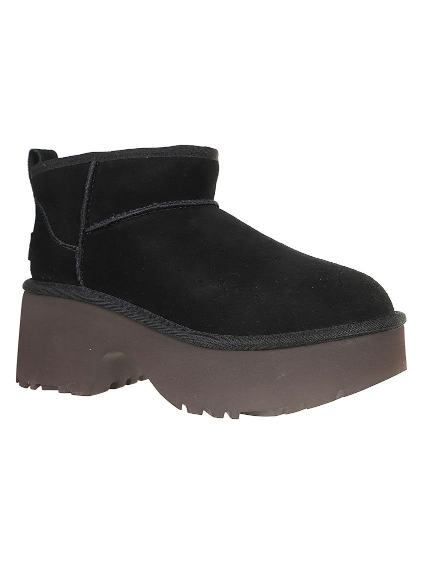 Ugg Ankle Boots With Luxurious Sheepskin And Elevated Platform Sole