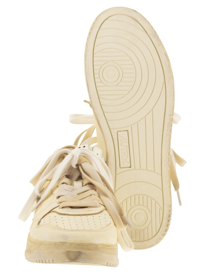 Autry Med-Way - Leather Sneakers