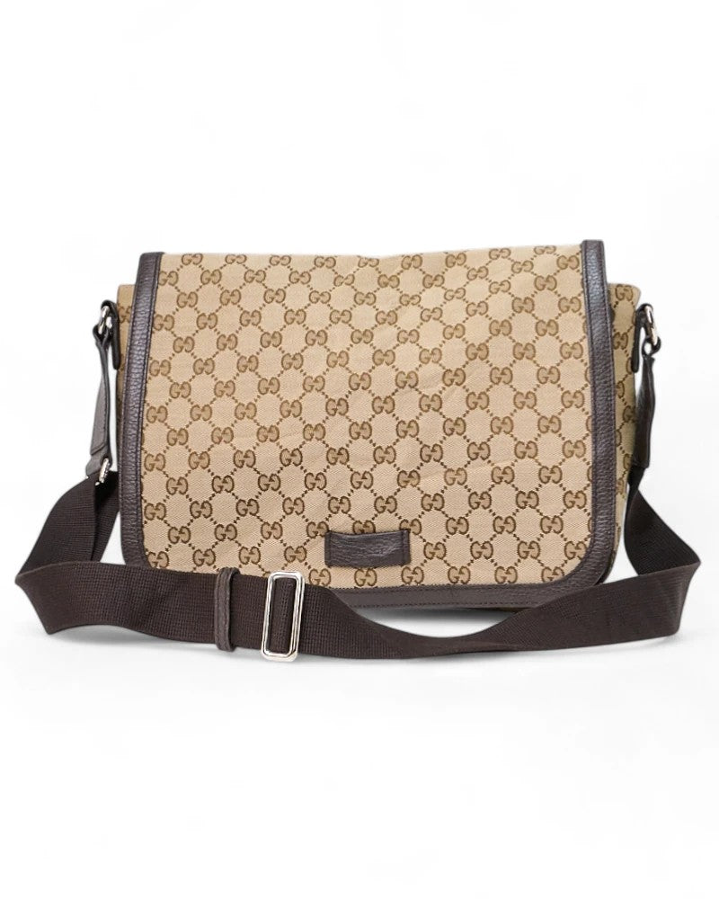 Gucci Medium Gg Supreme Messenger Bag In Brown