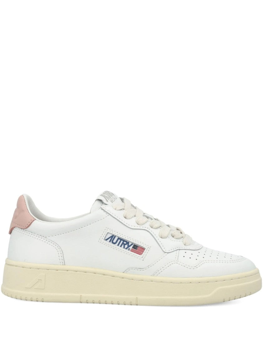 Autry Medalist Low Pink Accent Sneakers