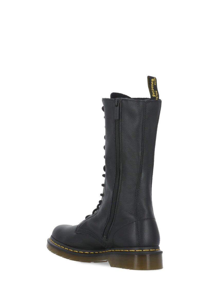 Dr. Martens 1B99 Boots