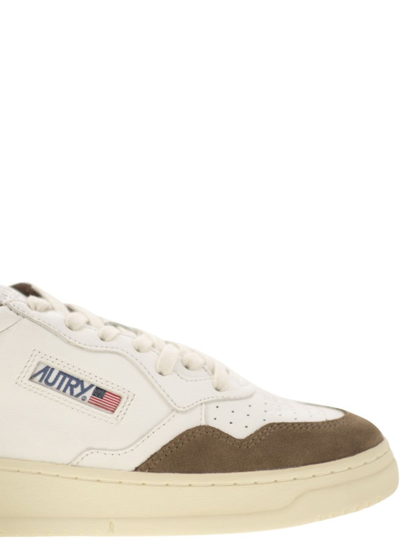 Autry Medalist Low - Sneakers In Goatskin And Suede