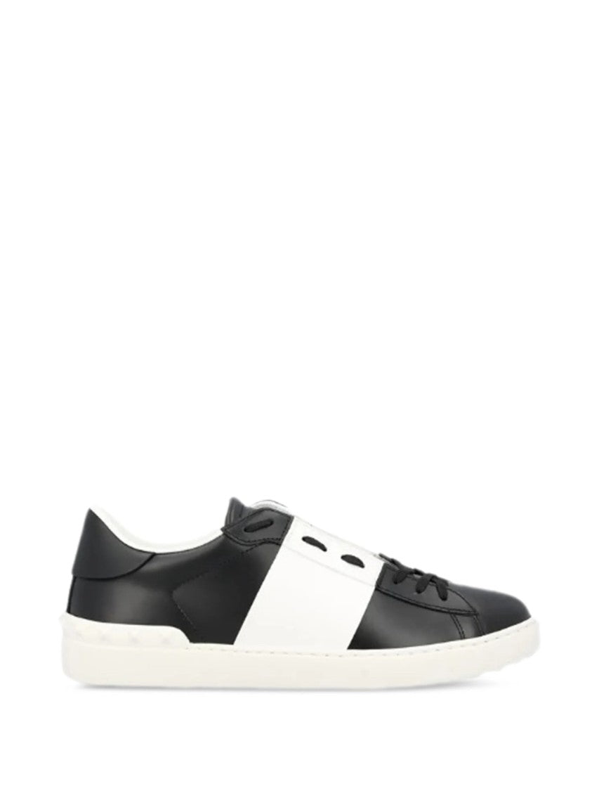 Valentino Black Sneaker Low-Top Smooth Leather Sneakers
