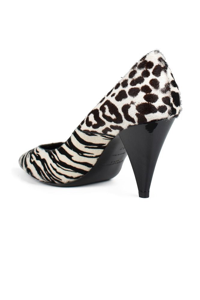 Saint Laurent Pointed-Toe Pumps In Foal Leather