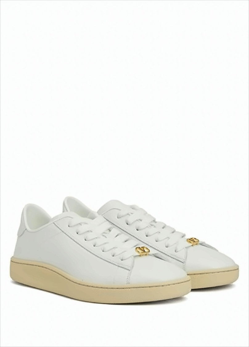 Valentino Garavani Low-Top Smooth Leather Sneakers With Gold-Tone Logo