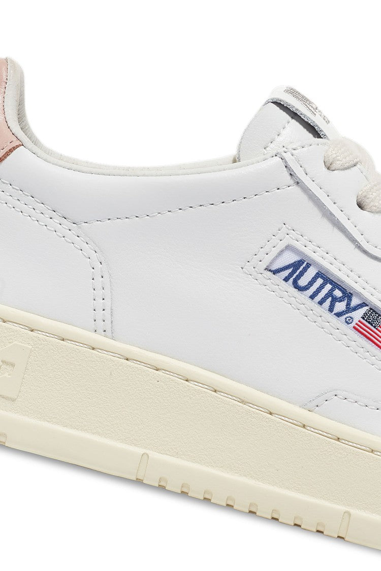 Autry Women’S Medalist Leather Sneakers Pink Heel Tab
