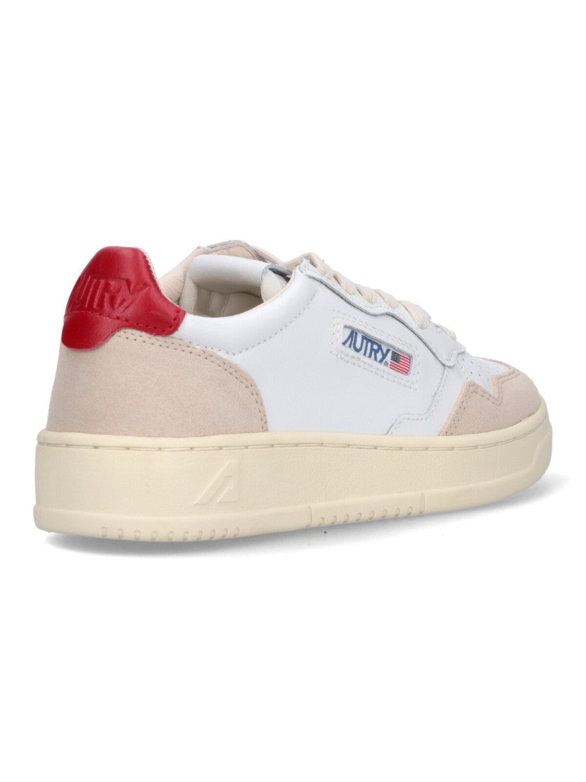 Autry "Medalist 01" Low Sneakers, In White Leather