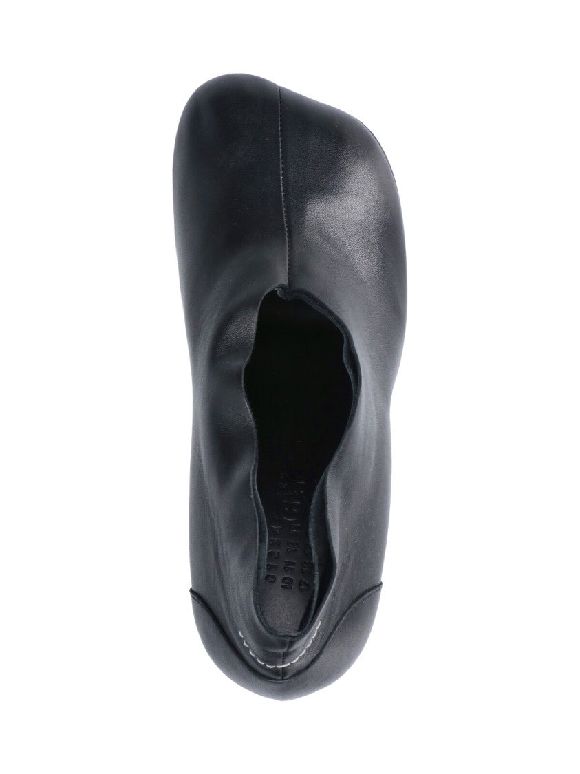 Mm6 By Maison Margiela Black Leather Scalloped Edge Block Heel Pumps