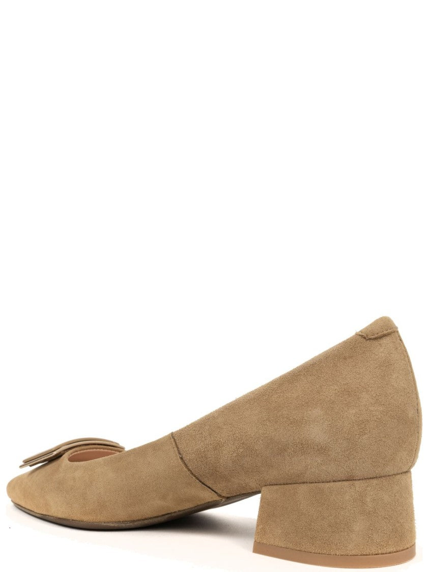 Sergio Moretti Closed Beige Pumps With Mid-Heel