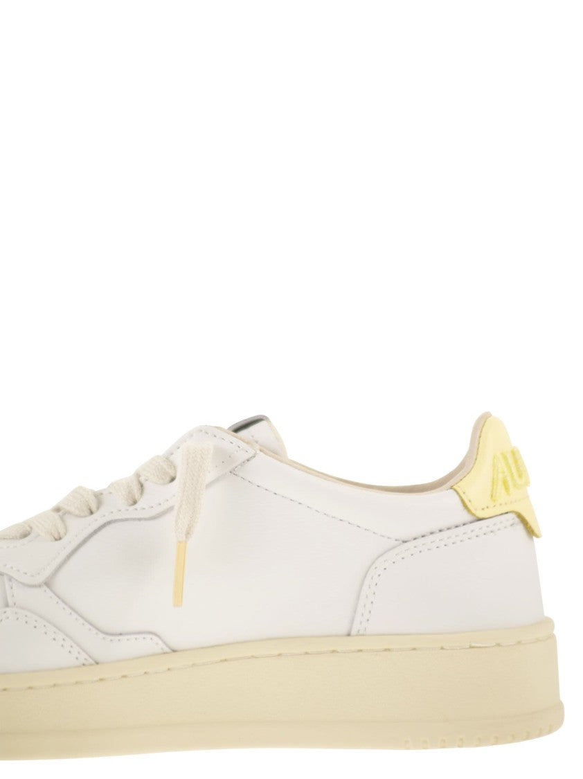 Autry Medalist Low - Leather Sneakers
