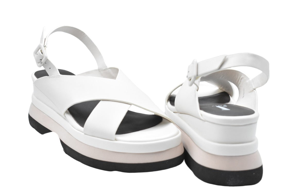 Jeannot Off White Laced Comfort Elegance Shoes