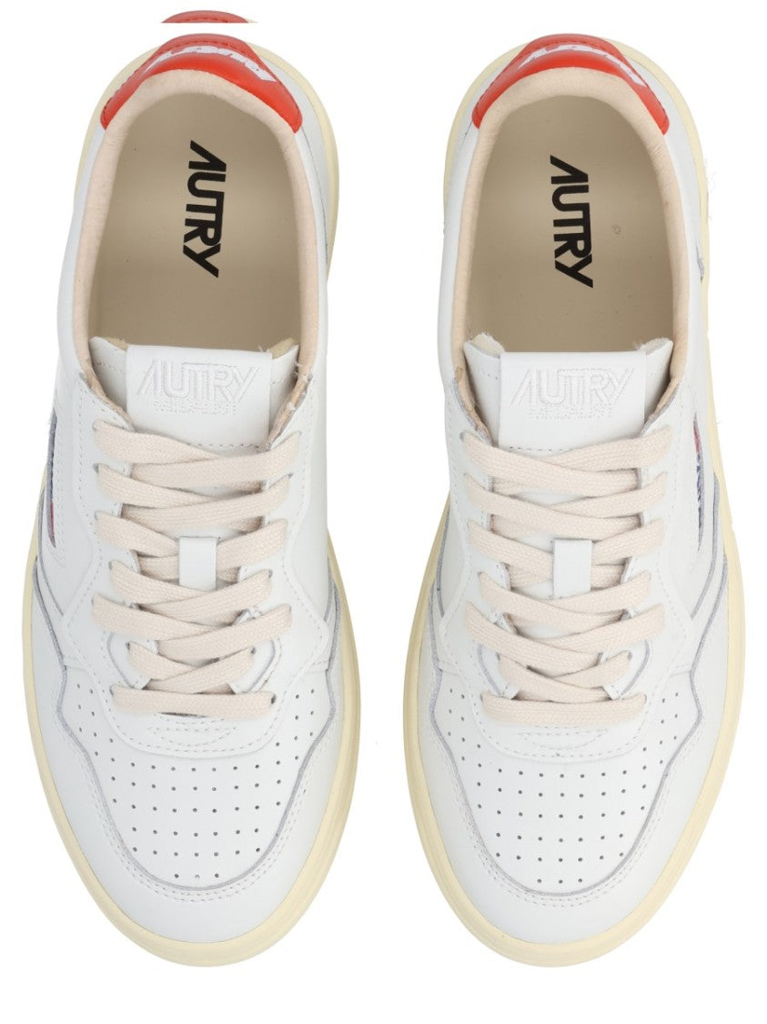 Autry Medalist Low Leather Heel Tab Sneakers