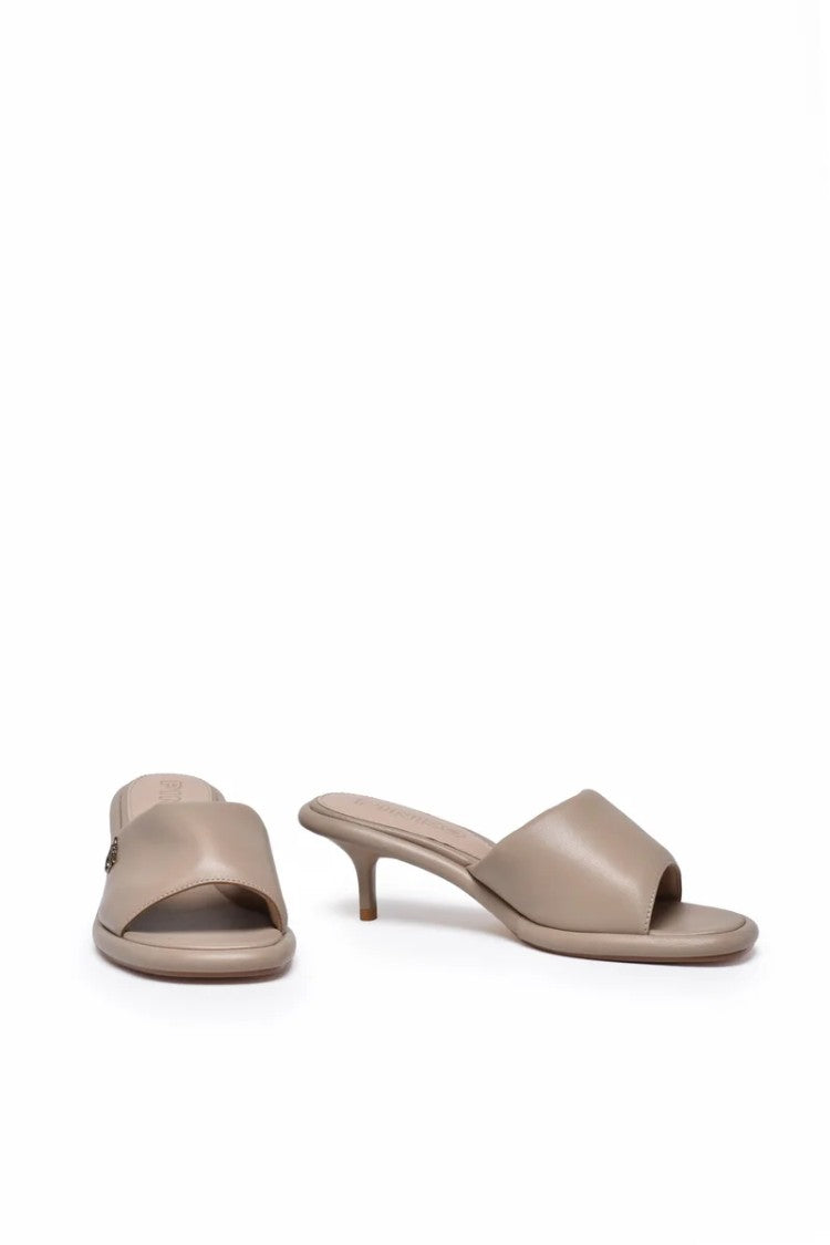 Pinko Leather Mules Sandals - Beige