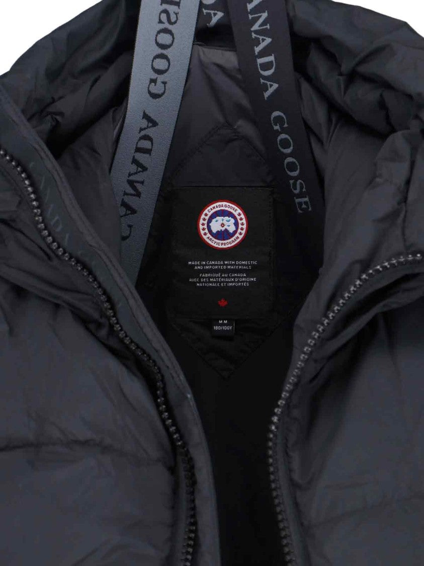 Canada Goose Structured Minimalist Black Jacket With Front Zipper Closure