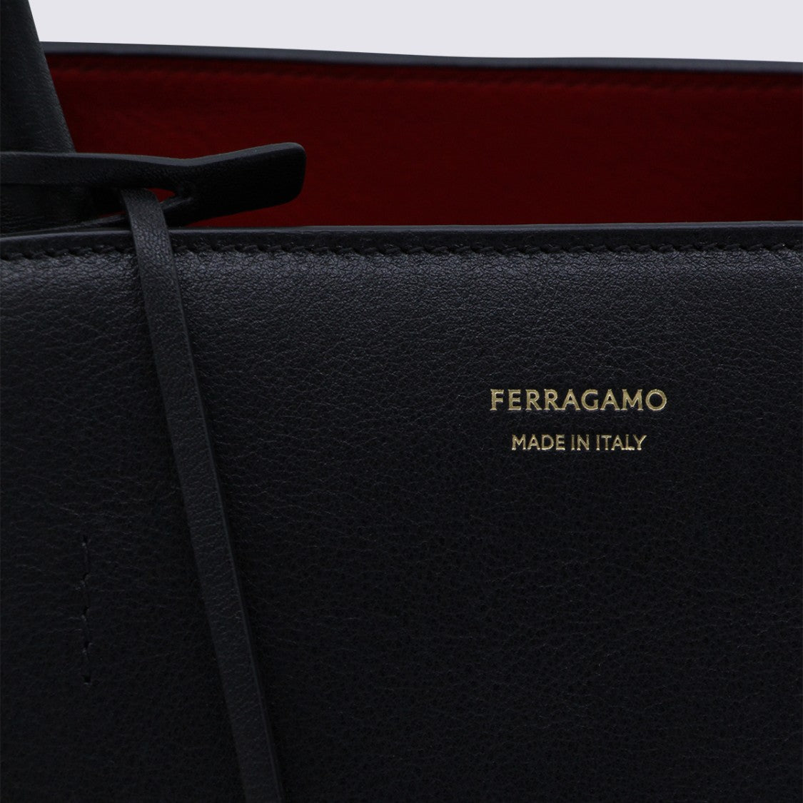 Ferragamo Black Leather Hug S Shoulder Bag