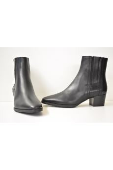 Tod's Pointed Toe Black Ankle Boots