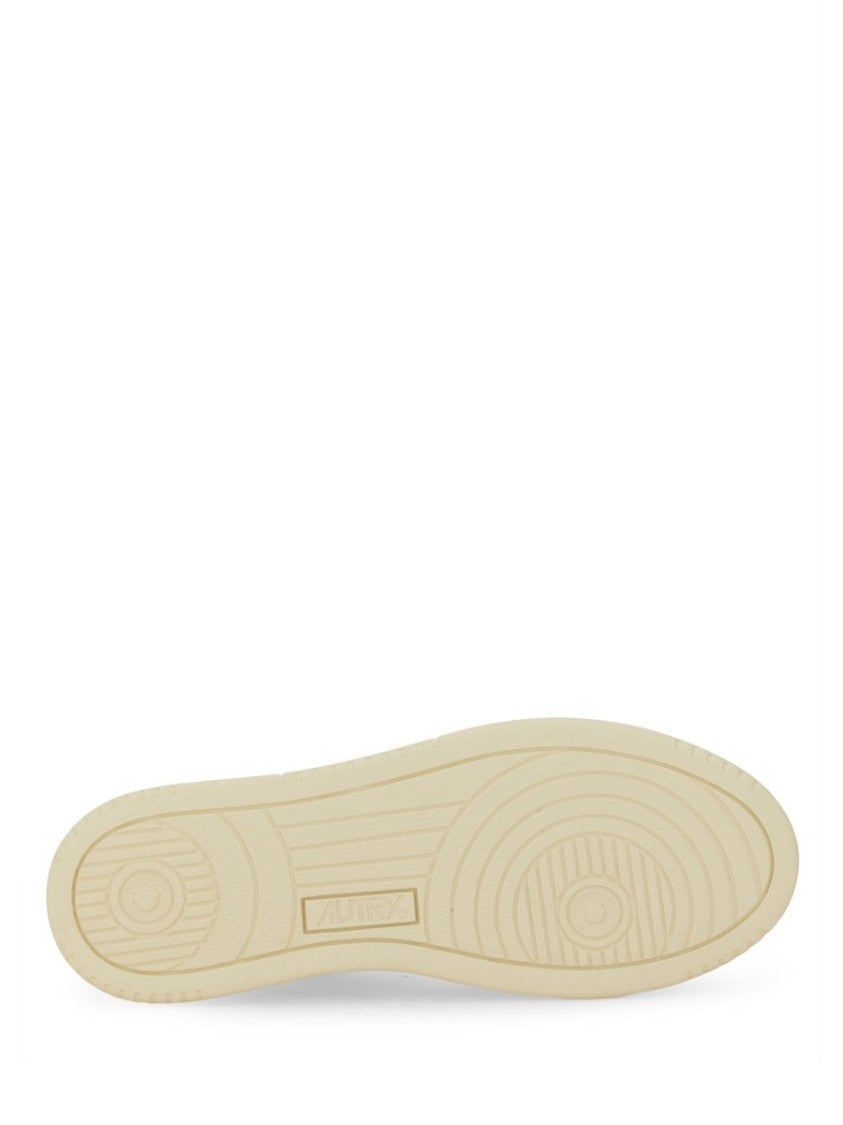 Autry Medalist Low Perforated Toe Leather Sneakers