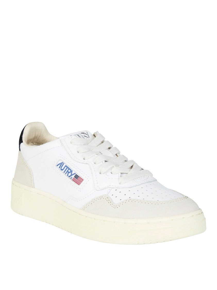 Autry White Medalist Low Ls21 Sneakers