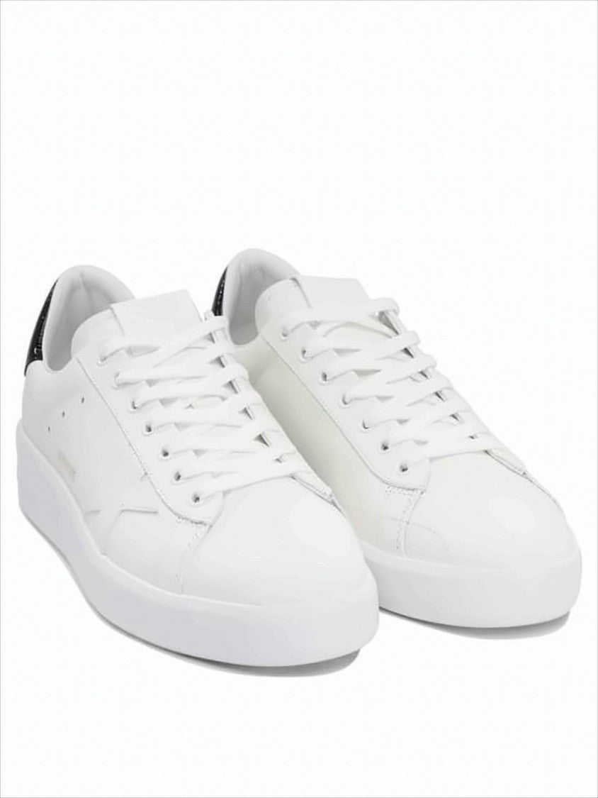 Golden Goose Smooth Leather Low-Top Sneakers With Star Detail And Contrasting Heel Tab