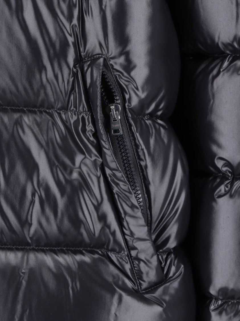 Herno Padded Black Jacket With Hood And Zip Closure