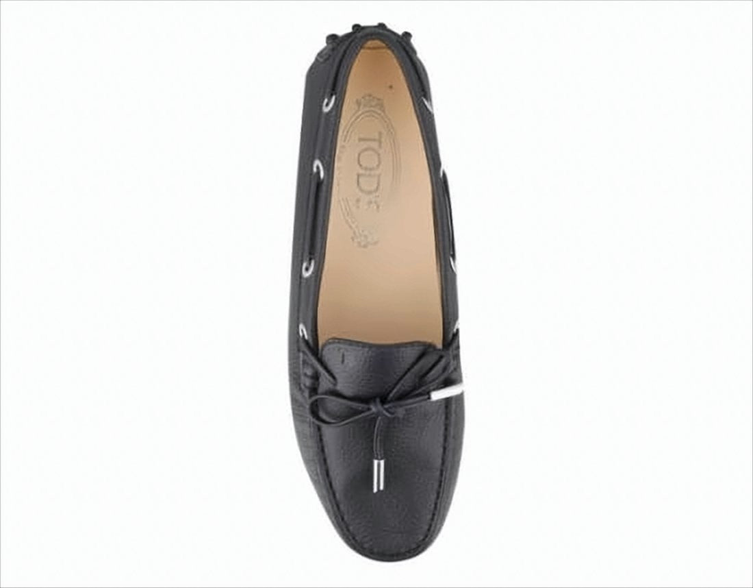 Tod's Pebbled Leather Loafer With Moccasin Toe