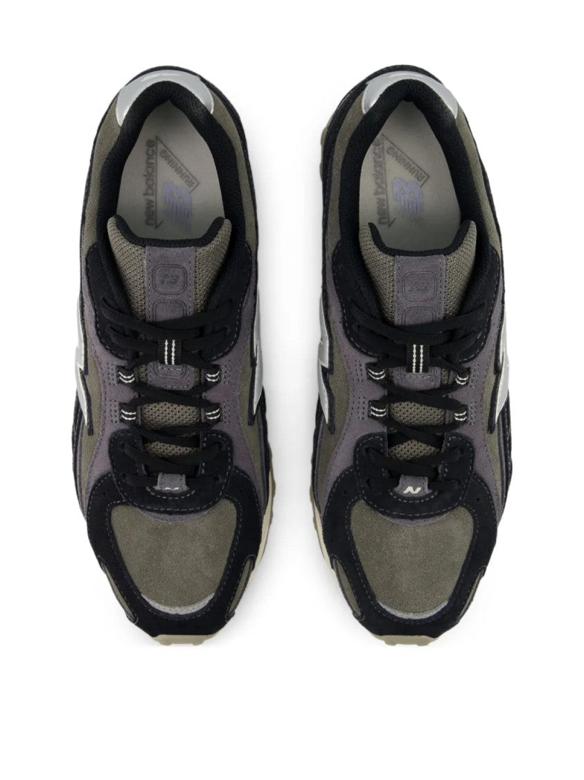 New Balance 204L Black Magnet Sneakers