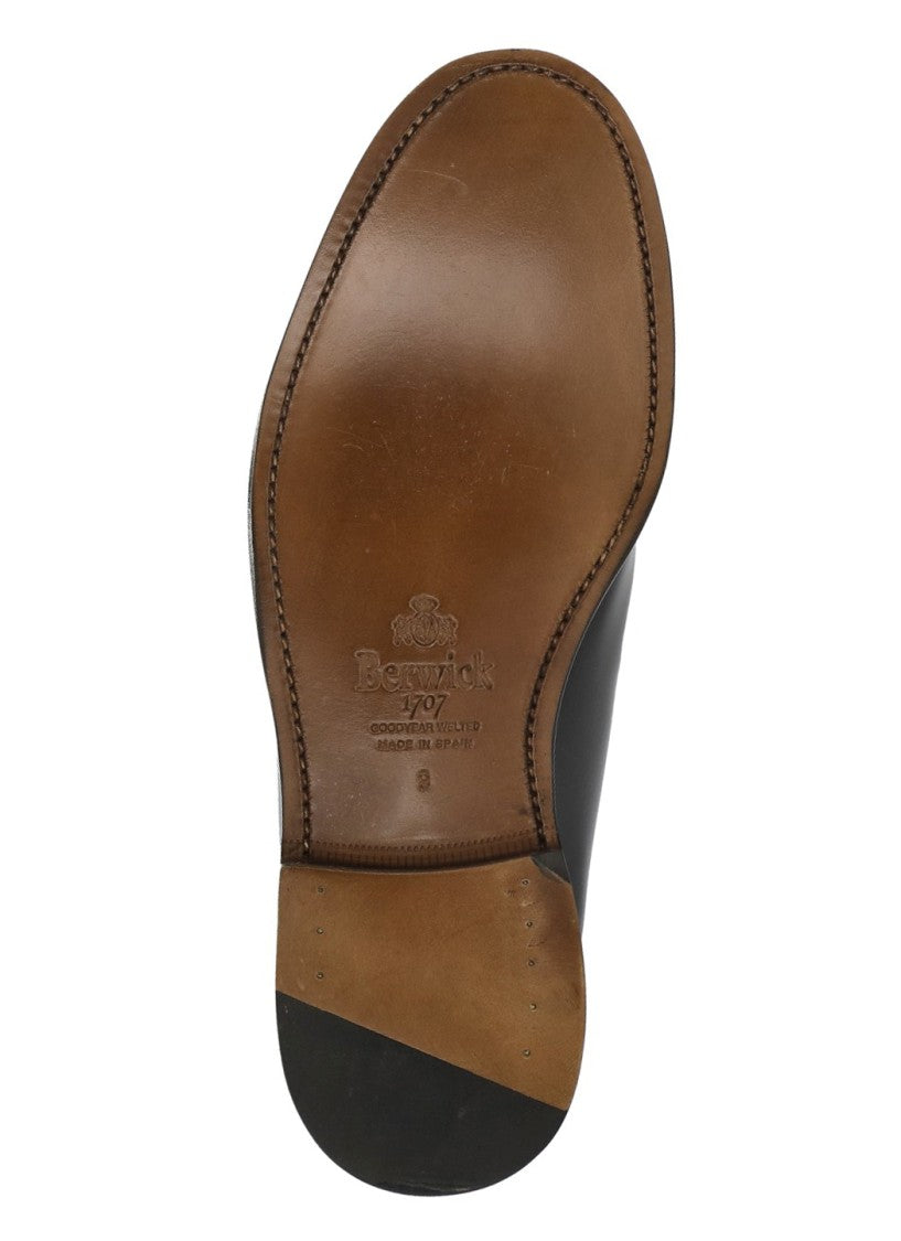 Berwick 1707 Black Smooth Leather Lace-Up Brogues