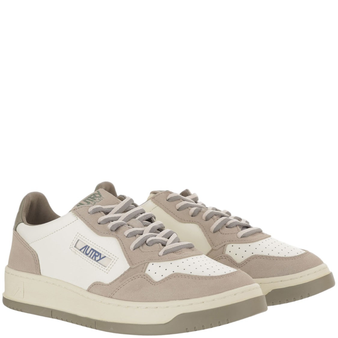 Autry Medalist Low Leather Sneakers With Embossed Logo